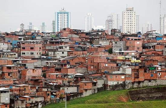 Censo 2010 mostra as características territoriais das favelas e suas diferenças das demais áreas das cidades